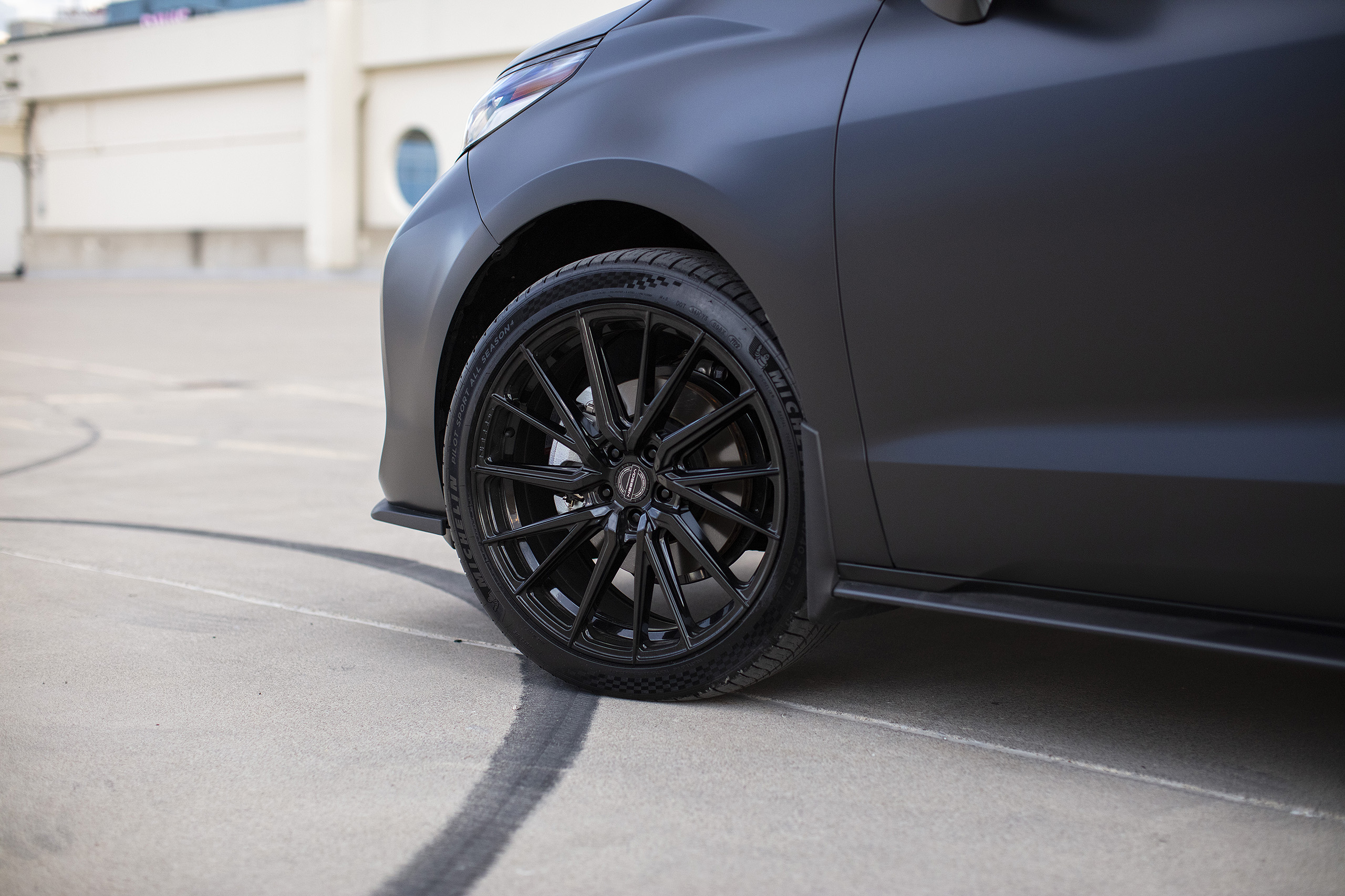 2022 Toyota Sienna XSE AWD Vossen HF-4T Gloss Black